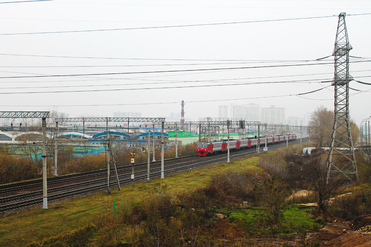Вид на Казанское направление ЖД и московский район Выхино