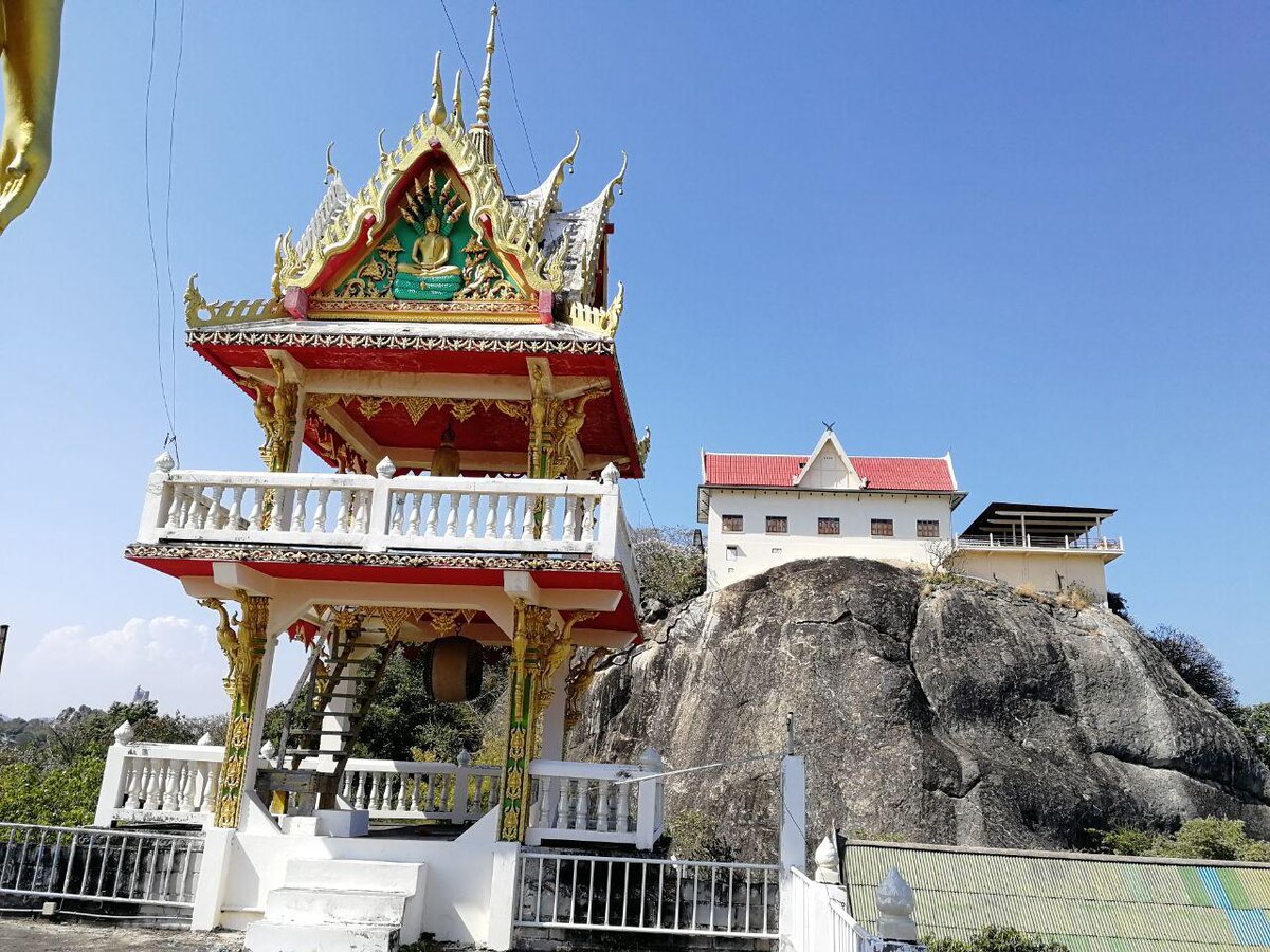 Небольшой храм в Хуа Хине, Таиланд