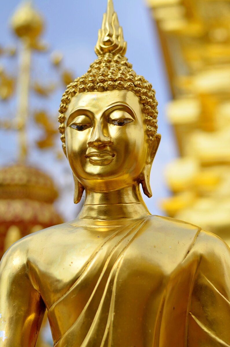 Гаутама Будда статуя