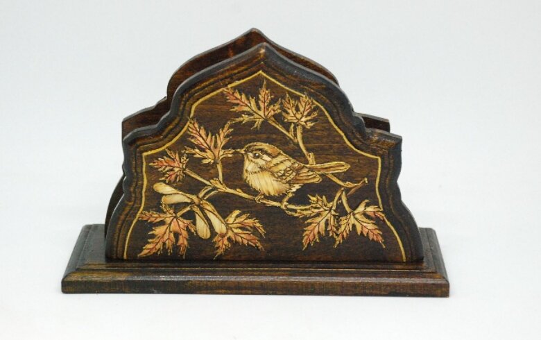 Салфетница, украшенная мозаикой из соломки