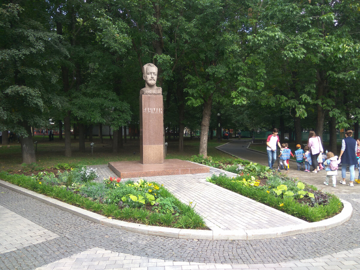 Памятник Николаю Эрнестовиу Бауману (1873—1905)