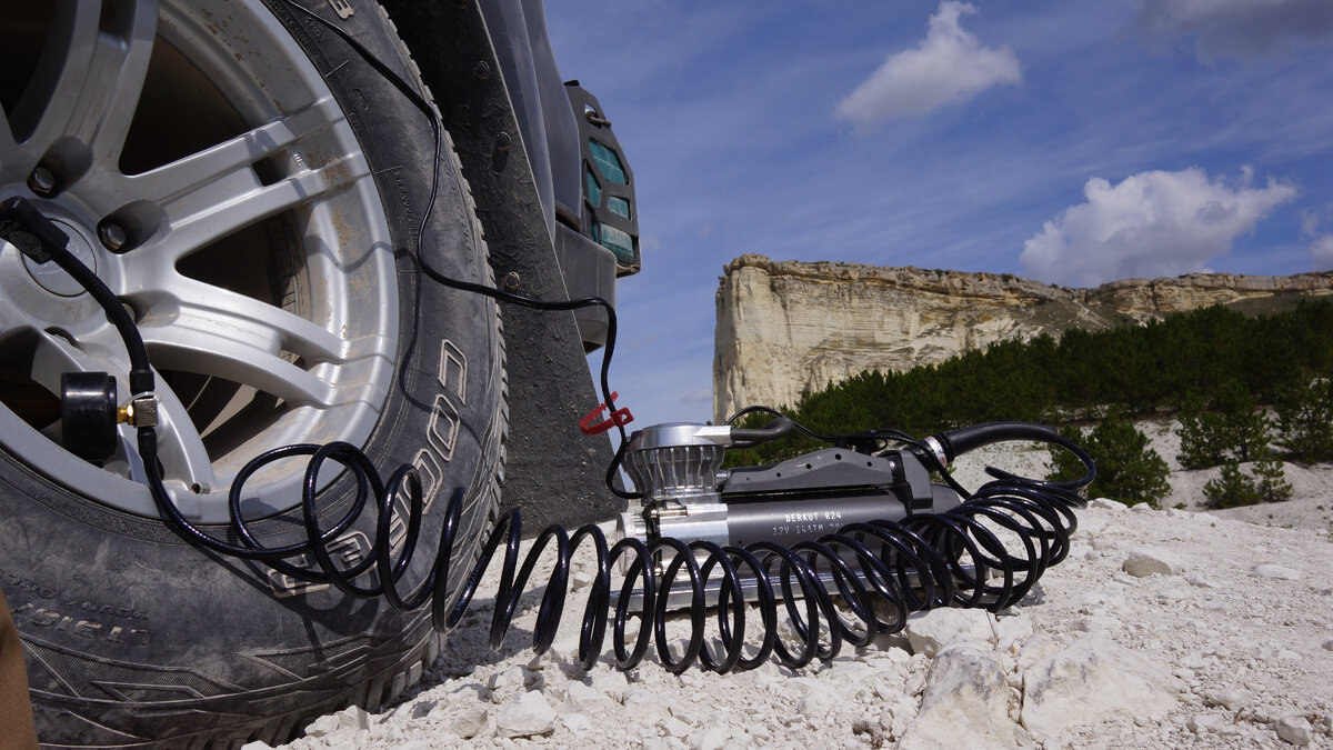 Для прицепа используйте АТ резину, а так же резины с индексом LT и C. На фото компрессор Беркут Р24.