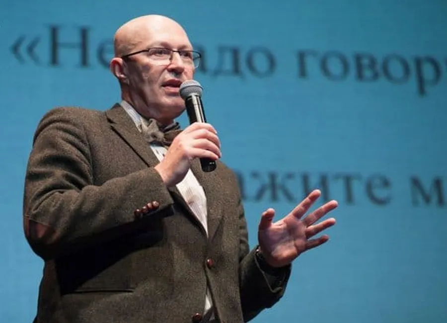 Валерий Соловей, много говорит и предсказывает. Зачем ему это? 