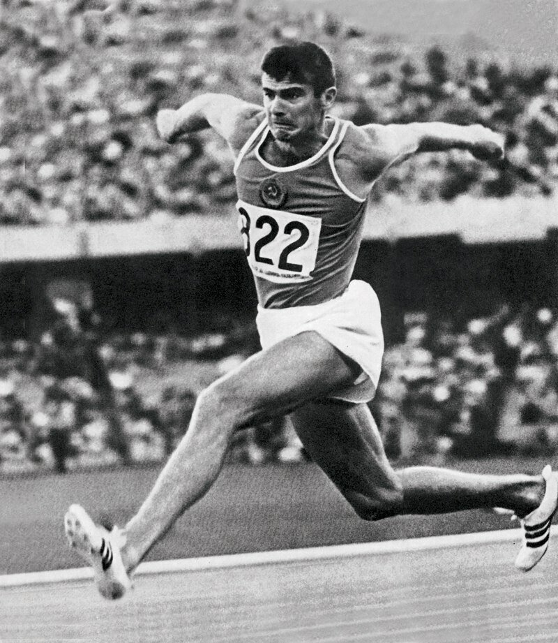 Когда я был мальчишкой и занимался легкой атлетикой, моим кумиром был Санеев. Фото Яндекс.Картинки. 