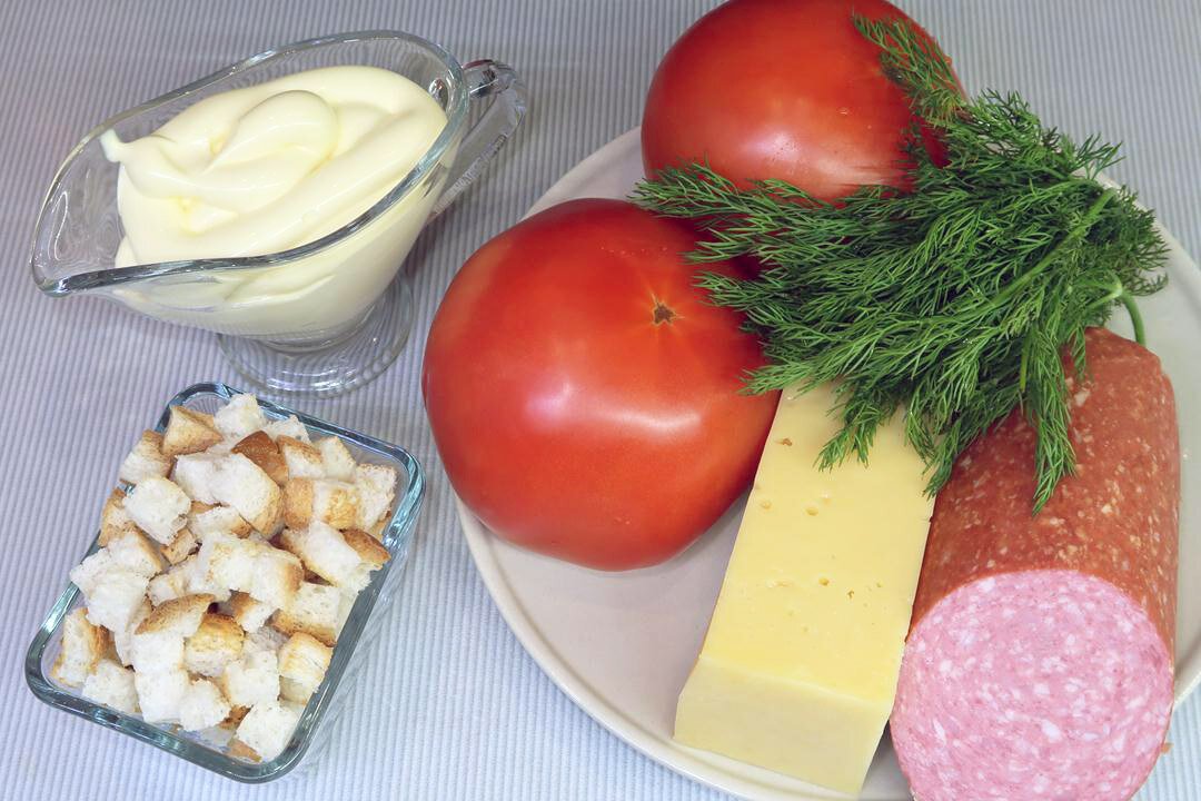 Салат с колбасой - рецепты приготовления