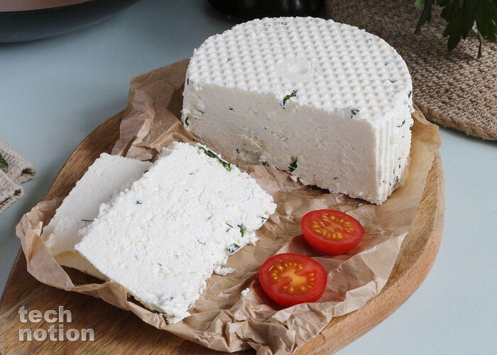 Показываю, как меньше чем за сутки сварить дома полезнейший адыгейский сыр / Изображение дзен-канал technotion