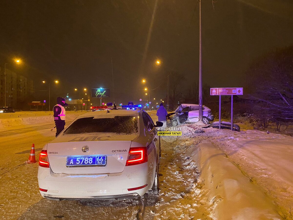 Автомобилисты нижний тагил. Дпс нижний тагил. Автомобилисты нижний тагил. Дтп в нижнем тагиле сегодня на вагонке. Дети на дороге.