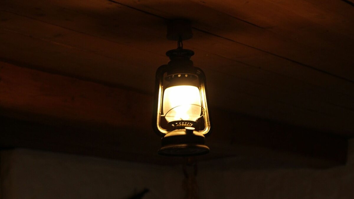     Авторы паблика «Бурятия. Аномальные и паранормальные явления» разглядели странные объекты в музее природы, который раньше располагался в православном храме.