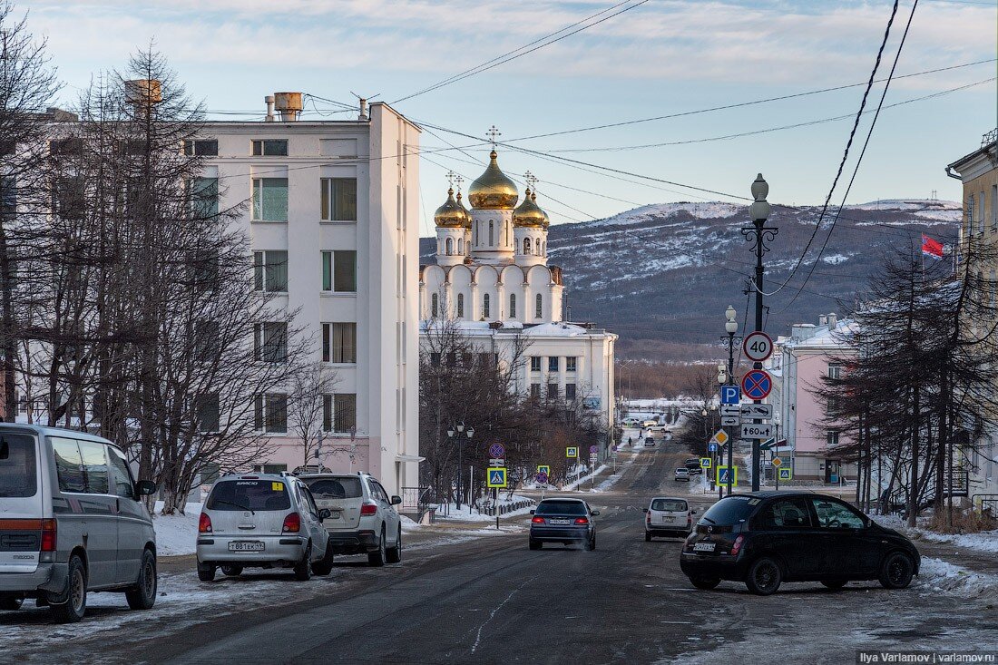 В Магадан надо ехать за природой, закатами, крабиками, сопками и, конечно,  за страшной историей этого места. | Илья Варламов | Дзен