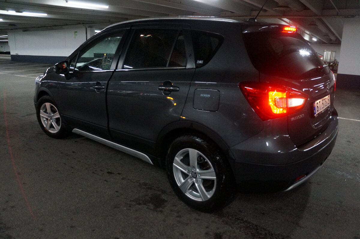 Вот такую машинку Suzuki мы брали в аренду