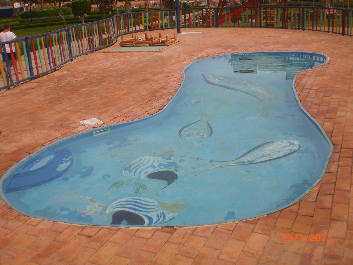 Детский бассейн на площадке для малышариков