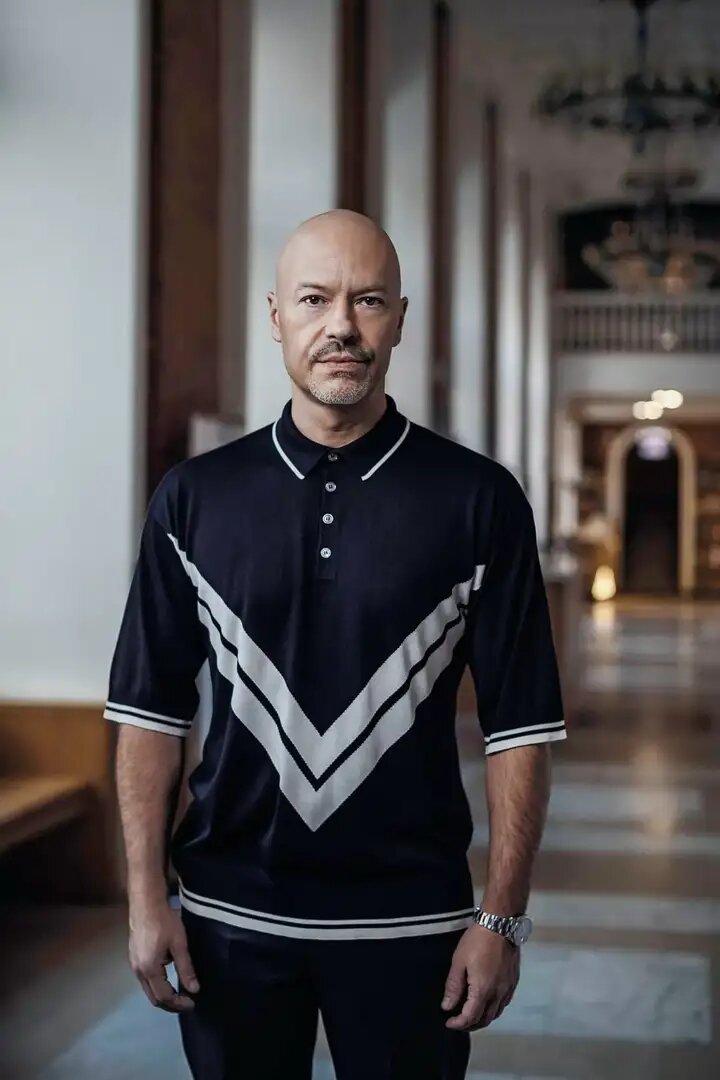 Фото Фёдора на съёмках. 