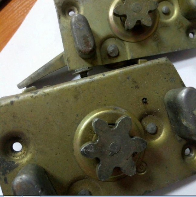 Замки из пятидесятых прошлого века