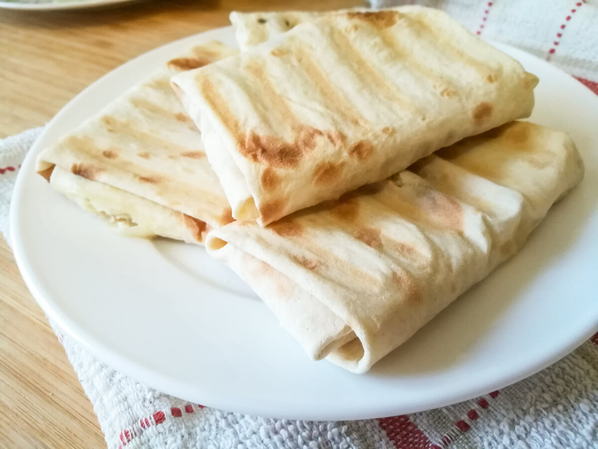 Конвертики из лаваша с творогом