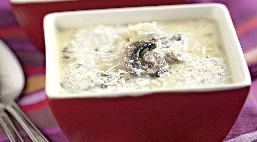 Грибной суп на пиве с лавровым листом