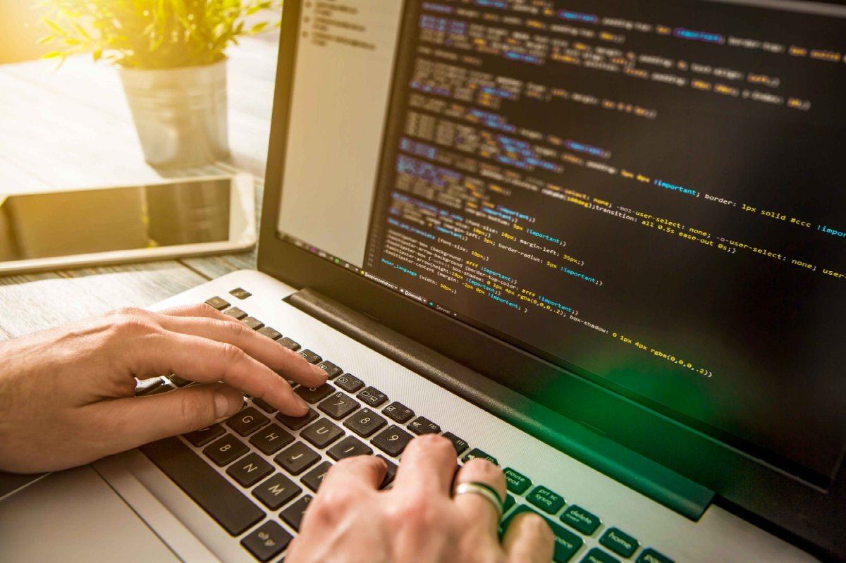 Программист за работай