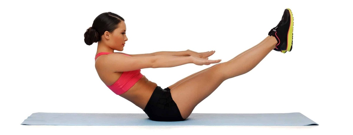 Если это упражнение кажется вам лёгким, то можете делать его с руками за головой