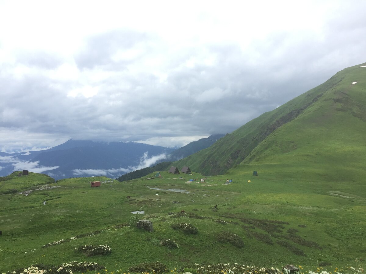 Вид на лагерь.