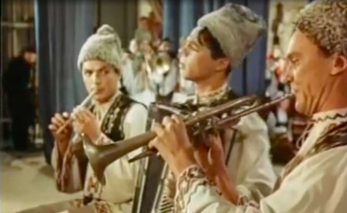 Леонид Гайдай играет на трубе в фильме "Ляна" 1955г.