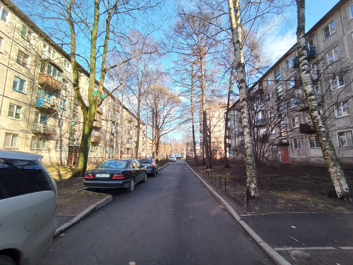 Во дворах