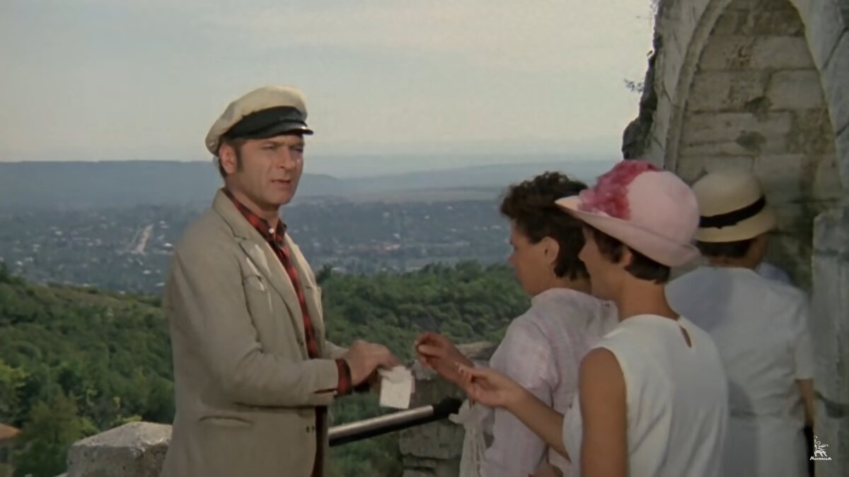 Кадр из фильма "12 стульев" (1971 г.), режиссёр Леонид Гайдай.