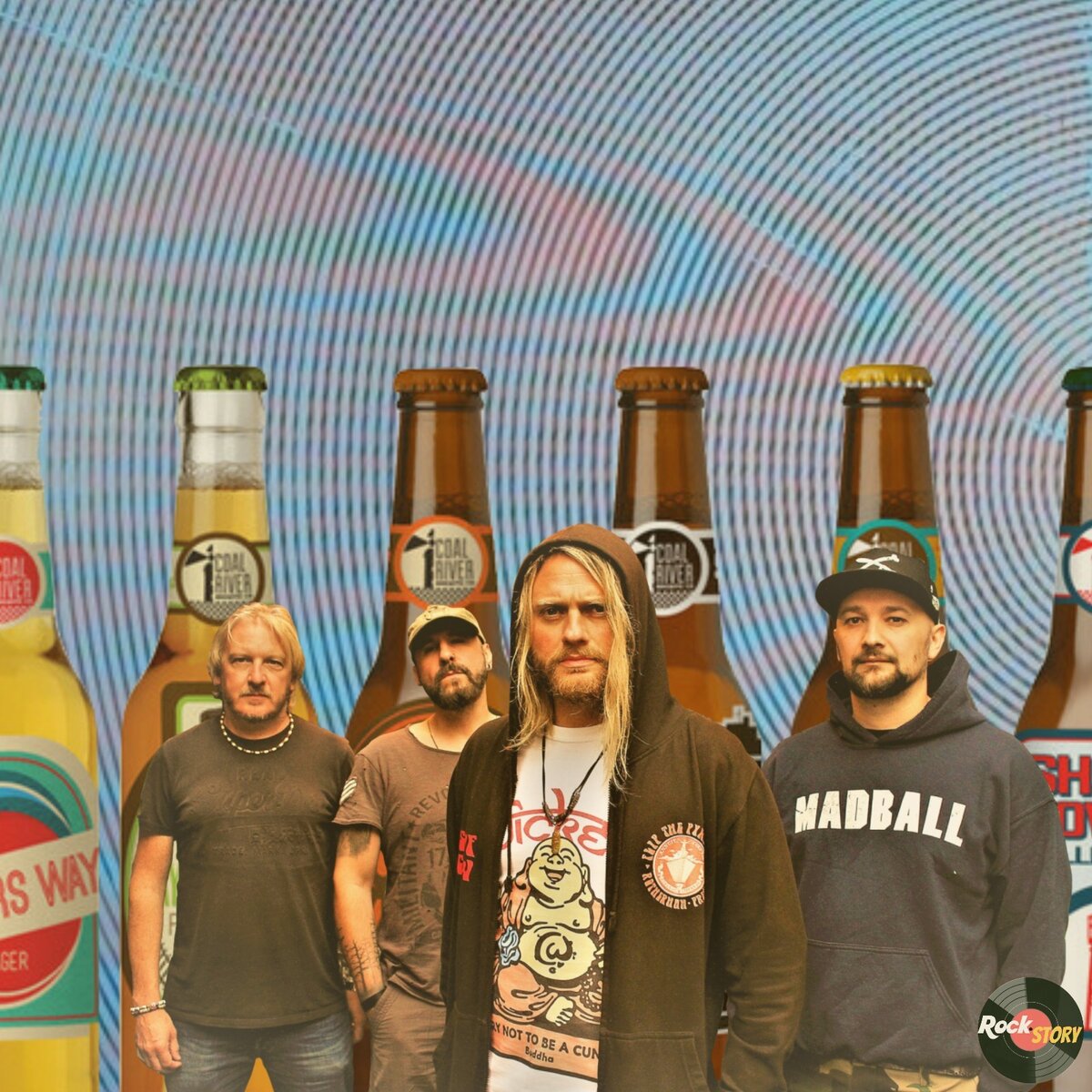 На фотографии: участники группы Lowdrive