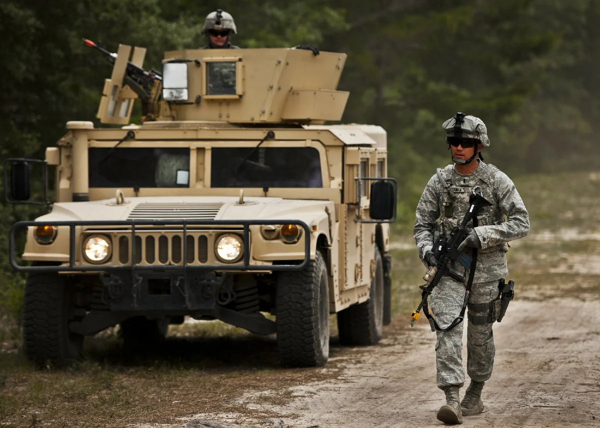 Броневик США am General BRV O