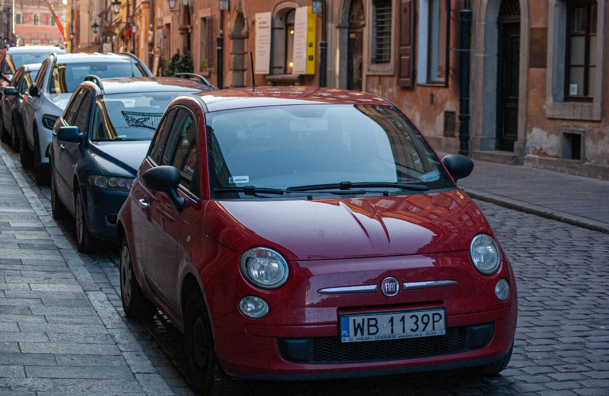 Если что, это вот он. Кстати, фотка была сделана в Польше;)