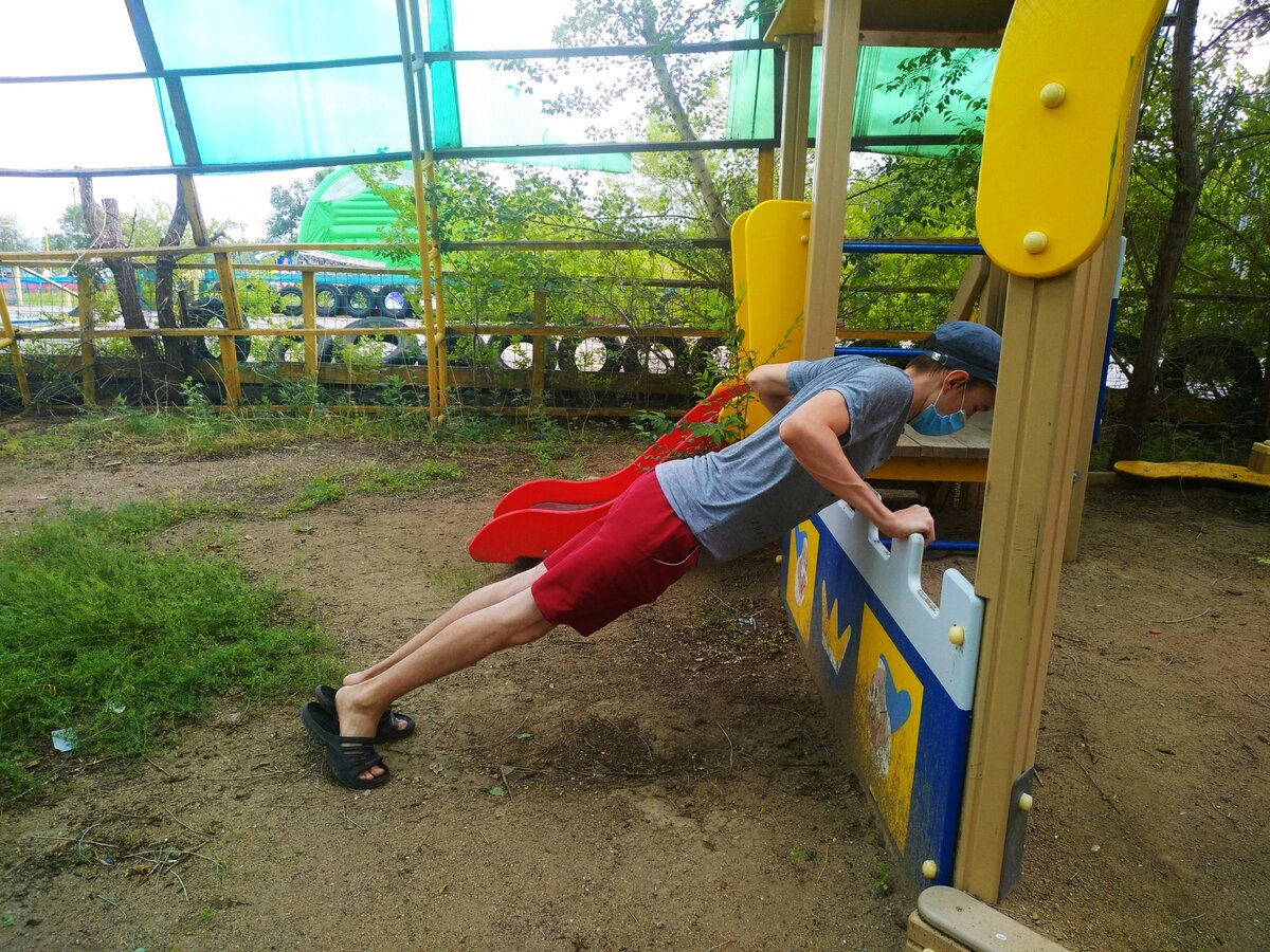 Отжимания от скамьи 