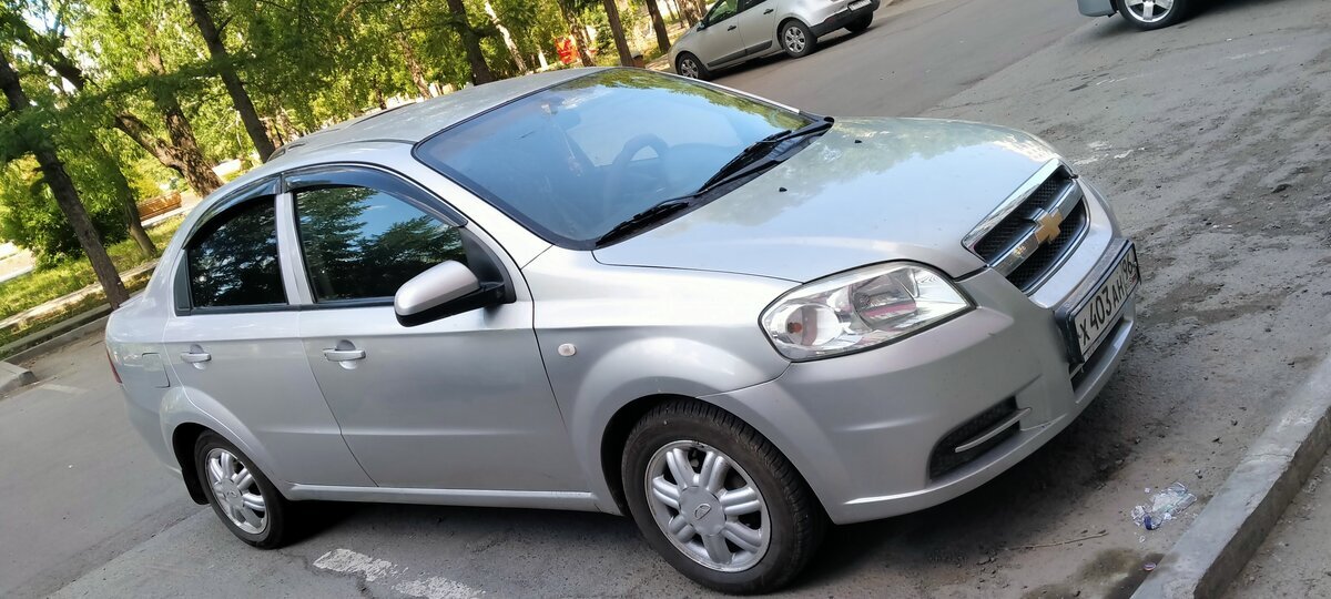 Chevrolet Aveo. Видите, правая передняя дверь крашеная? Но это не так уж и страшно, если все остальное целое. Листай вправо >>>
