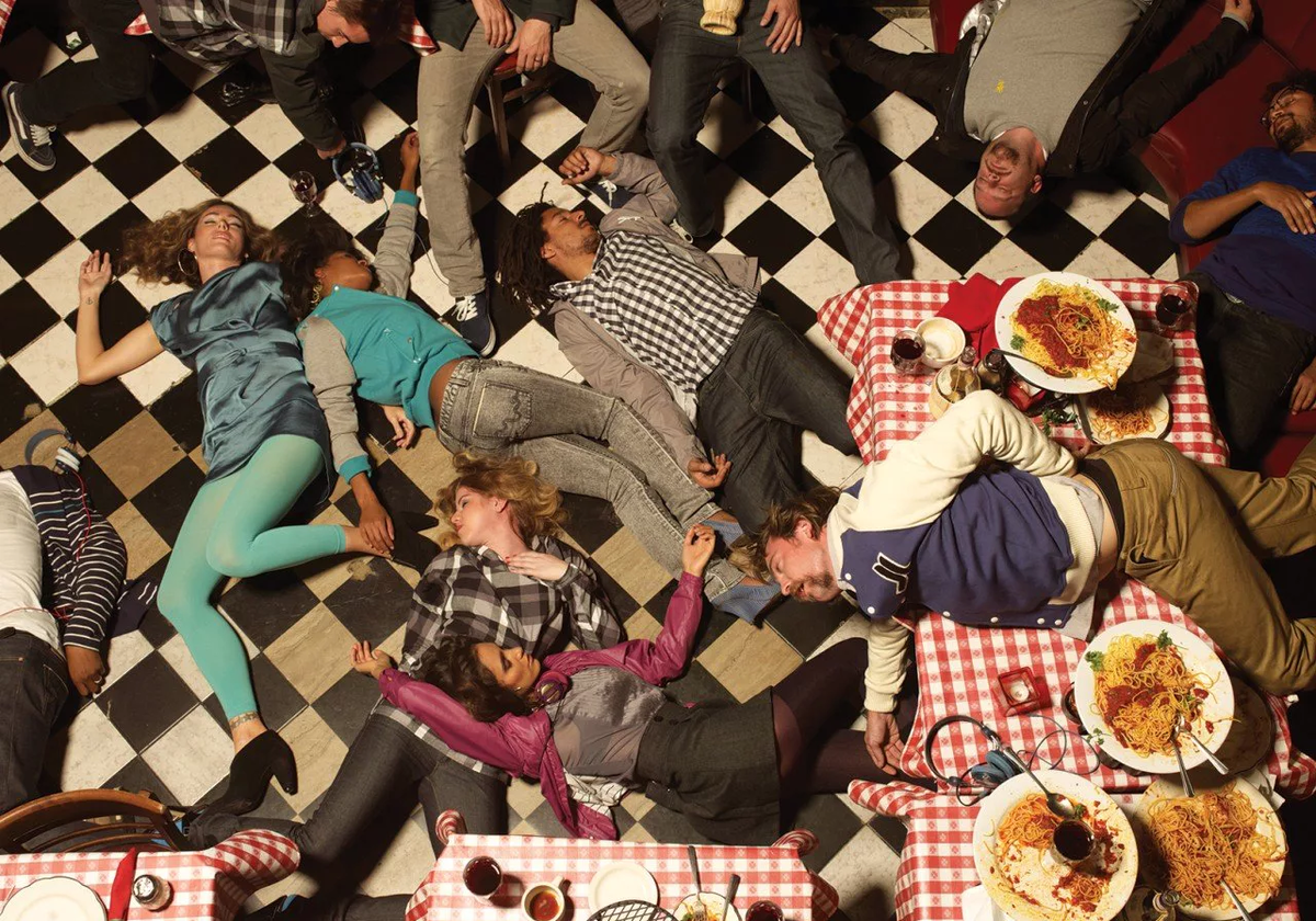 Шумные вечеринки - один из аргументов противников посуточной аренды. Ведь иногда квартиру на сутки действительно снимают с целью что-то отпраздновать.