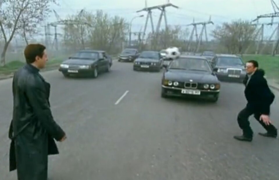 Какие машины были в бригаде. Lincoln town car из бригады. Линкольн машина из бригады. Машина саши белого из бригады. Машина космоса из бригады.