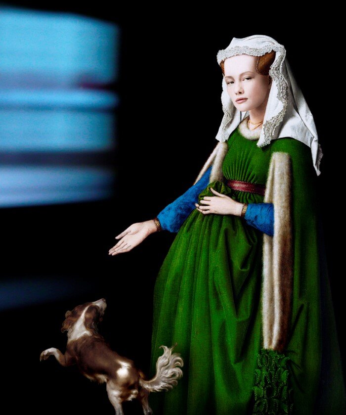 "В Ренессанс, к которому принадлежат большинство картин-исходников, ходить с таким выражением лица попросту было неприлично".