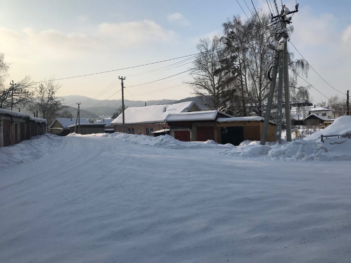 Улица около многоэтажек 