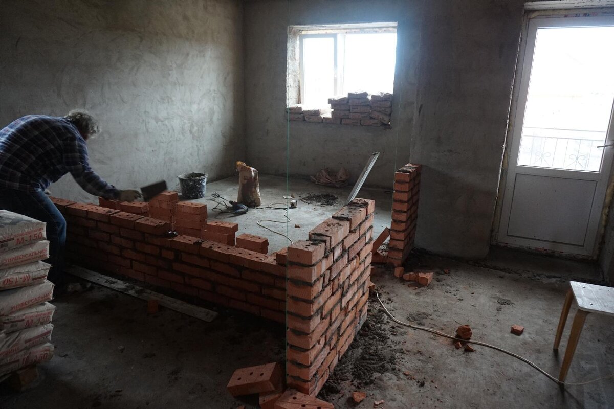 Чтобы довести дом в черновой отделке до ума, потребуется немало времени и денег