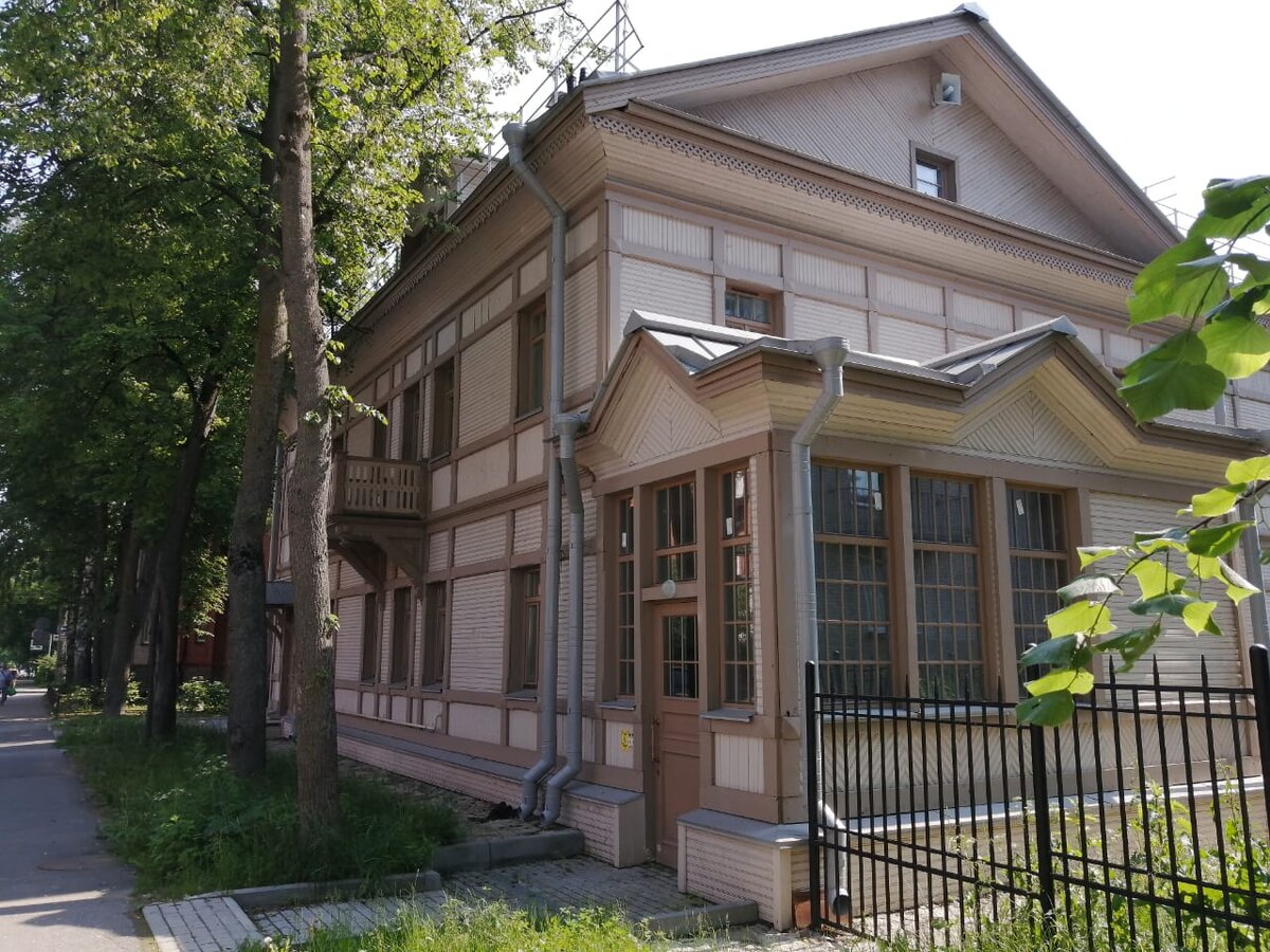 Новый кирпично-монолитный дом