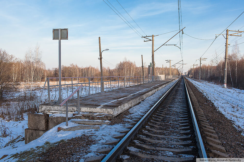 Пассажирская платформа береговая. Эт2л-027. Станция латыгоры московская область. Платформа 21. Платформа 21 км пушкин.
