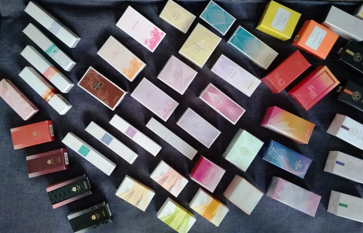 Линейки: Imari, Summer White, Pur Blanca, Musk, Scent Mix, Eve Discovery, Surreal, Aspire, Kenzo