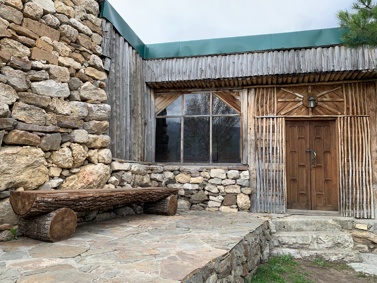 Дворик перед домом. Фото автора