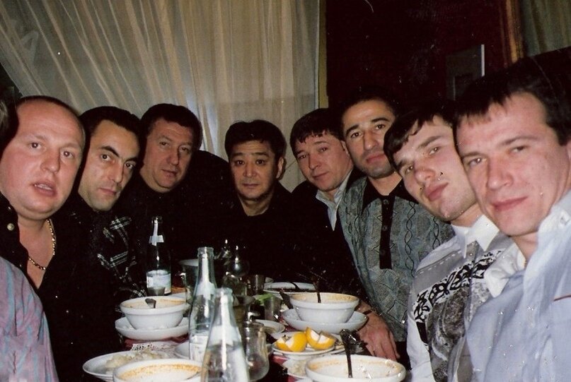  Авторитеты Измайловской ОПГ. В центре — Чёрной и Тайванчик