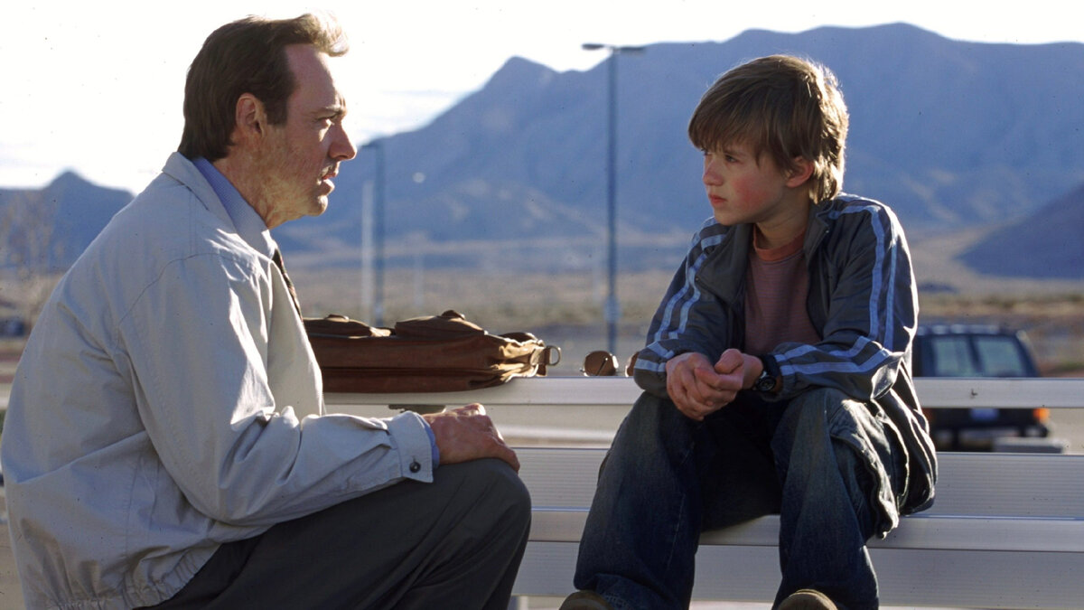 Кевин Спейси и Хэйли Джоэл Осмент в фильме "Заплати другому" (InterCom и FandangoNow)