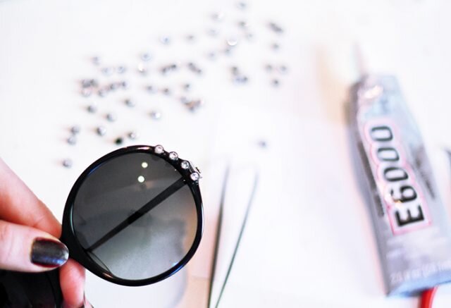 Крепление страз к очкам