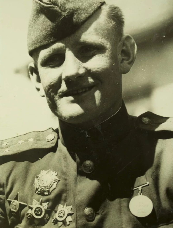Степан Неустроев в мае 1945 года в Берлине. Фото: из личного архива родственников Степана Неустроева.