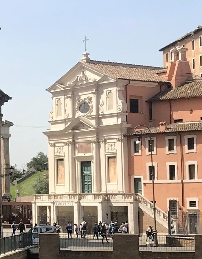 Мамертинская тюрьма. Над ней сооружена церковь Святого Иосифа Плотника