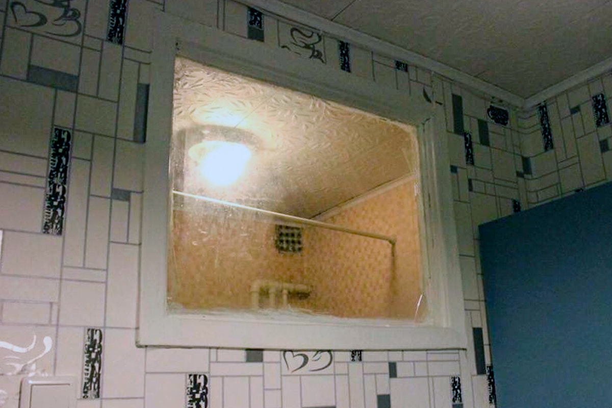 Зачем делали окно между ванной. Советские квартиры с окном в ванной.