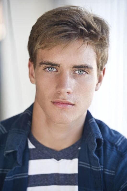 Фото отсюда https://i.pinimg.com/originals/a3/23/c9/a323c9d4dea2da9692241c872418a45b.jpg