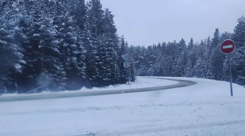 А в лесу со снегом красотааааа