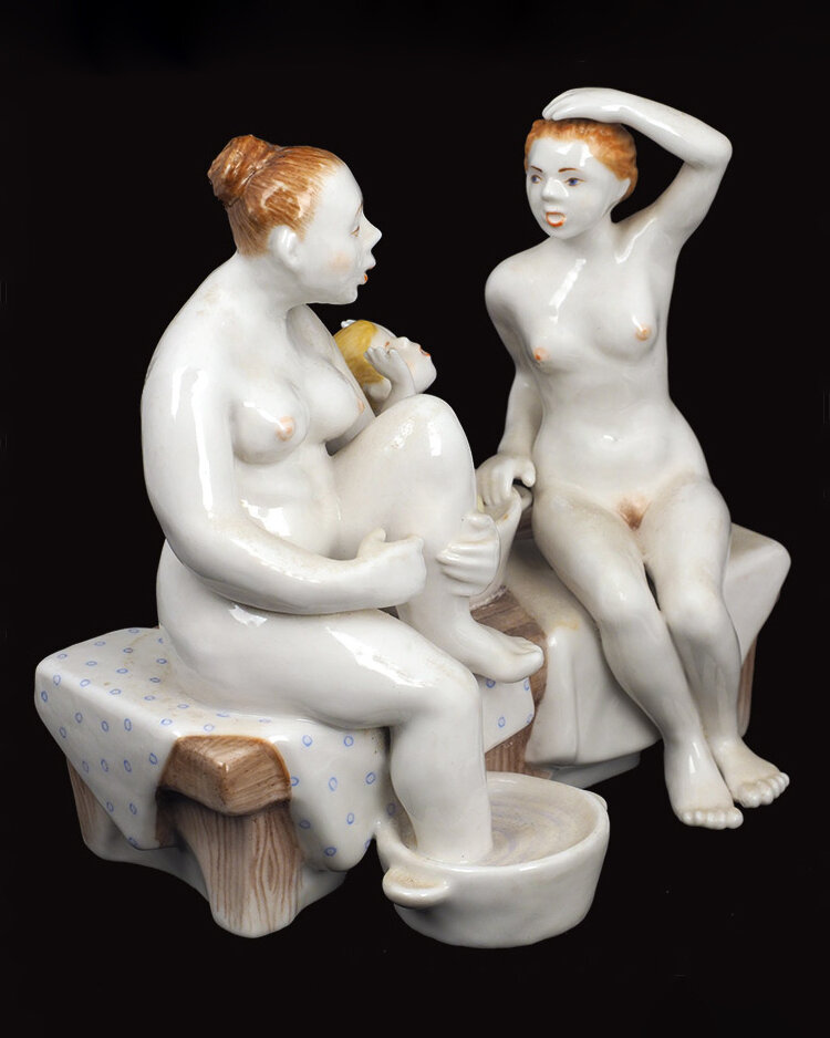 Скульптура «В бане», 1959 год. Дулёвский фарфоровый завод, автор Нина Александровна Малышева (авторский экземпляр)