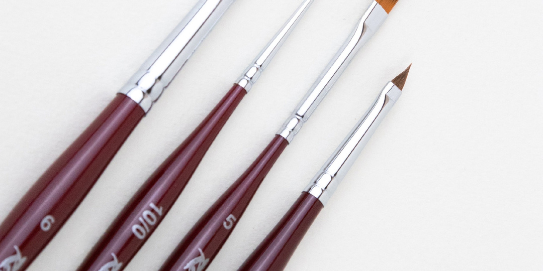 Универсальные кисти для маникюра.