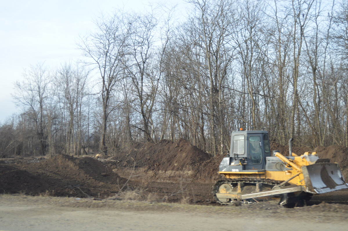 Фото автора. 28.01.2023. Современный бульдозер.